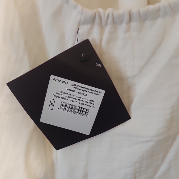 Elegant White Slip Dress - Picture 4 of 5